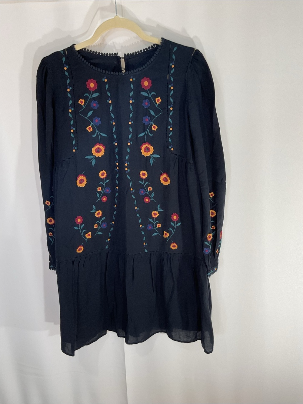 Sezane Women’s Black Floral Multicolor Embroidered  Dress size M